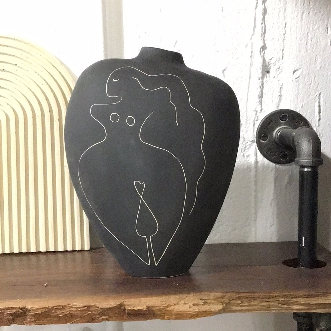 Women Silhouette Vase