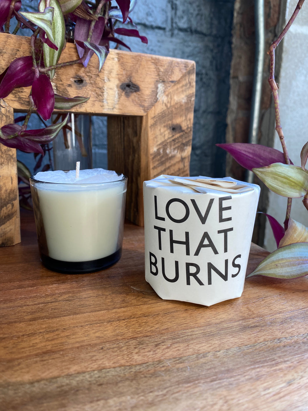 Tatine Love That Burns Candle